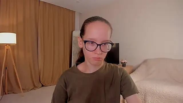 BettyBrowni online show from October 21, 2025, 4:51 pm