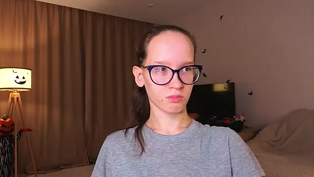 BettyBrowni online show from November 14, 2025, 4:06 pm