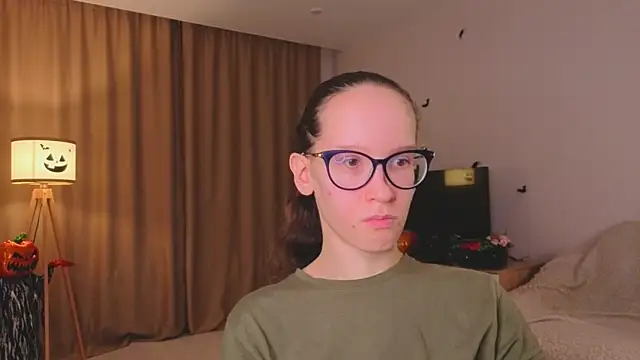 BettyBrowni online show from November 18, 2025, 4:22 pm