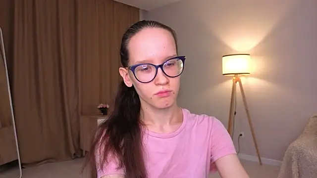 BettyBrowni online show from December 21, 2025, 4:03 pm