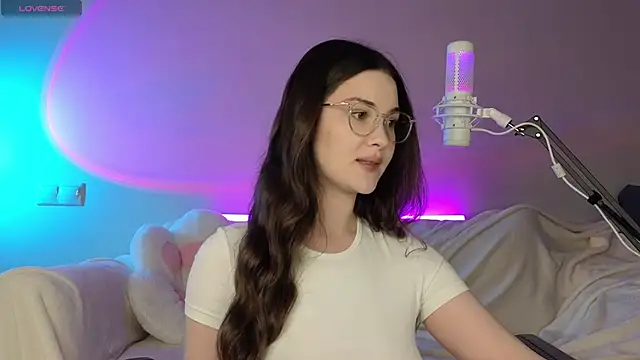 Snapshot of AokiAnna chatting on October 7, 2025, 5:15 am AokiAnna online show from October 7, 2025, 5:15 am