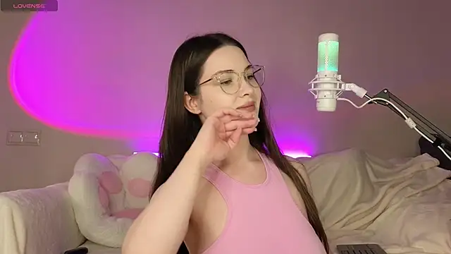 Snapshot of AokiAnna chatting on October 15, 2025, 9:09 am AokiAnna online show from October 15, 2025, 9:09 am