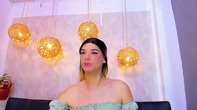 victoria aleia  online show from December 16, 2024, 8:48 pm