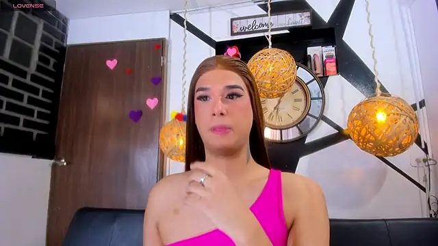 victoria aleia  online show from June 24, 2026, 10:20 pm