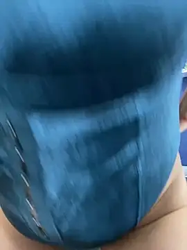 Isakeys  online show from March 6, 2025, 7:10 pm