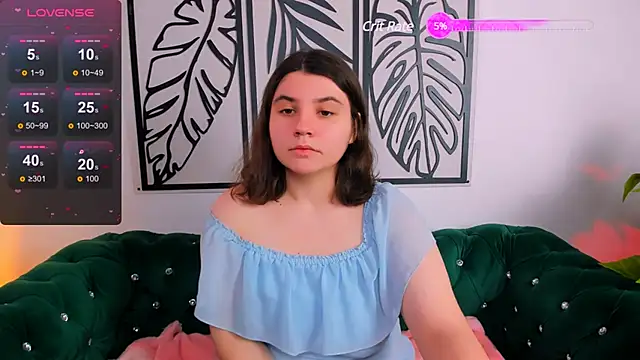 Viola  Shy online show from January 30, 2025, 9:04 pm