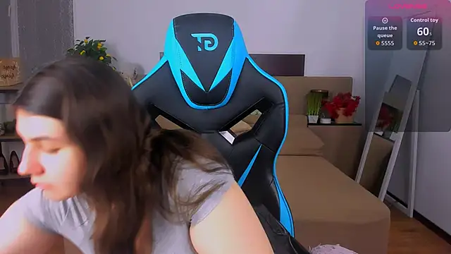 Viola  Shy online show from February 2, 2026, 8:51 pm