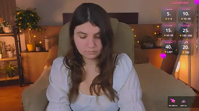Viola  Shy online show from April 22, 2026, 6:09 pm