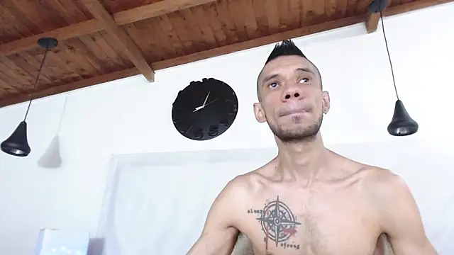 Snapshot of BIGZEHUZ chatting on January 25, 2025, 10:19 am BIGZEHUZ online show from January 25, 2025, 10:19 am