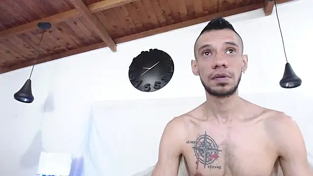 Snapshot of BIGZEHUZ chatting on February 11, 2025, 12:05 pm BIGZEHUZ online show from February 11, 2025, 12:05 pm