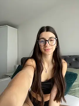 Snapshot of Wildberry_ chatting on April 5, 2026, 7:49 am Wildberry online show from April 5, 2026, 7:49 am