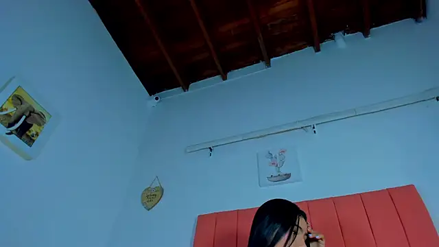 valen rose0 online show from January 20, 2025, 12:07 pm