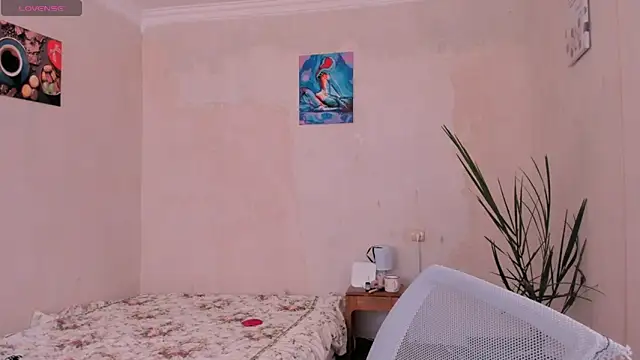 Snapshot of cClandesTina chatting on October 6, 2025, 8:12 am cClandesTina online show from October 6, 2025, 8:12 am