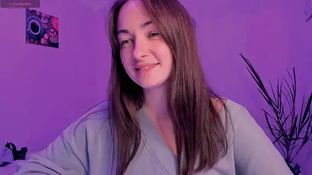 Snapshot of cClandesTina chatting on October 9, 2025, 7:56 pm cClandesTina online show from October 9, 2025, 7:56 pm