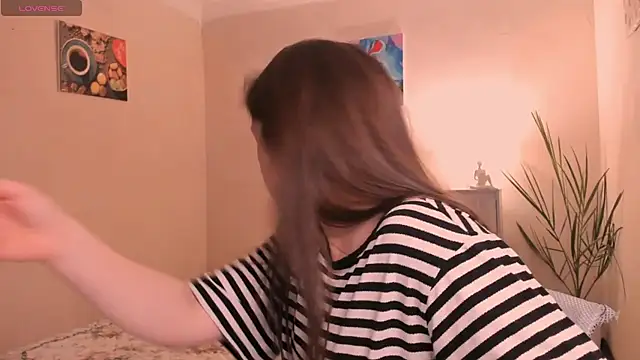 Snapshot of cClandesTina chatting on October 14, 2025, 3:57 pm cClandesTina online show from October 14, 2025, 3:57 pm