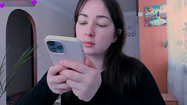 cClandesTina online show from February 10, 2026, 9:46 am