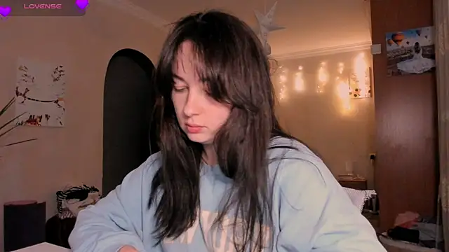 cClandesTina online show from March 28, 2026, 10:09 pm