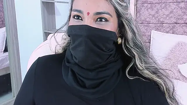  Lakshmi hotx online show from January 30, 2025, 3:08 pm