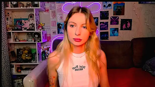 Maria Hunt online show from December 13, 2024, 2:32 am