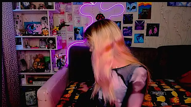 Maria Hunt online show from December 18, 2024, 3:26 am