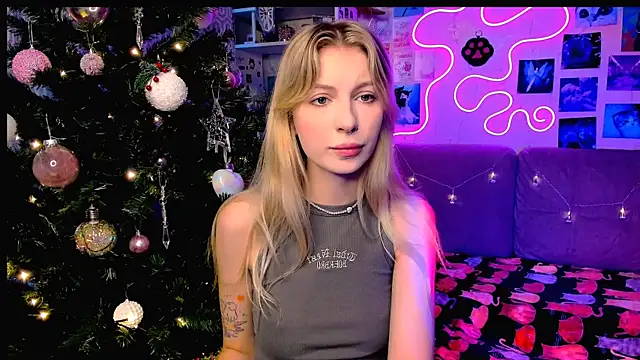 Maria Hunt online show from December 24, 2024, 2:54 am