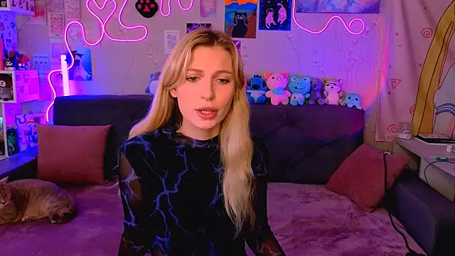 Maria Hunt online show from September 18, 2025, 4:47 am