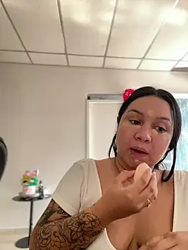 Pretty Isadora online show from March 15, 2025, 8:10 pm