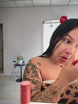 Pretty Isadora online show from March 21, 2025, 8:50 pm