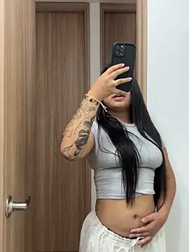 Pretty Isadora online show from December 2, 2025, 8:26 pm