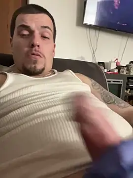 Snapshot of joeycbigcock chatting on February 24, 2025, 5:33 am joeycbigcock online show from February 24, 2025, 5:33 am