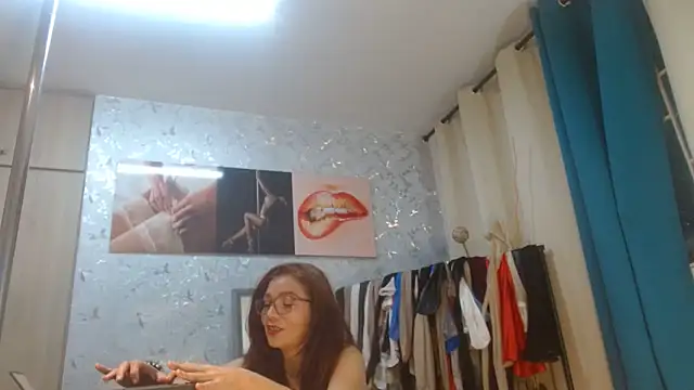 Samantabrown  online show from June 16, 2026, 11:02 am