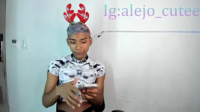 alejo cute online show from December 14, 2024, 8:18 pm