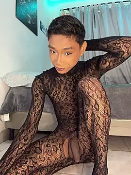 alejo cute online show from July 10, 2026, 1:58 pm