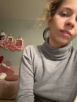 Snapshot of maddisonblush chatting on February 23, 2025, 6:34 pm maddisonblush online show from February 23, 2025, 6:34 pm