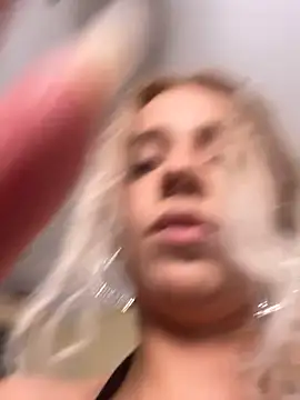 Snapshot of maddisonblush chatting on October 8, 2025, 6:27 pm maddisonblush online show from October 8, 2025, 6:27 pm