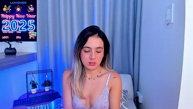 Lucyortiz  online show from January 16, 2025, 12:53 pm