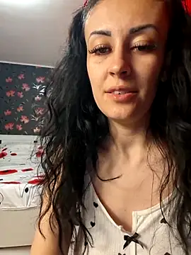 loryyy sexyyy online show from May 5, 2026, 8:17 pm