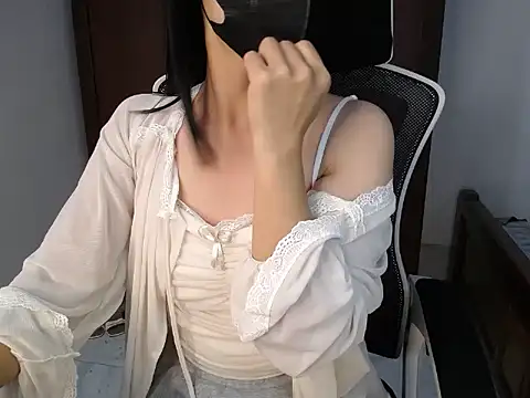 Snapshot of Lunobaby_204 chatting on October 25, 2025, 9:31 pm Lunobaby 204 online show from October 25, 2025, 9:31 pm