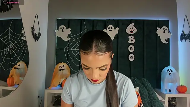 IsabellaGrey19 online show from October 15, 2025, 7:25 pm