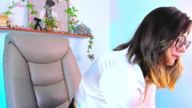 Snapshot of Chanelll_Taylorr_ chatting on March 6, 2026, 12:56 pm Chanelll Taylorr online show from March 6, 2026, 12:56 pm