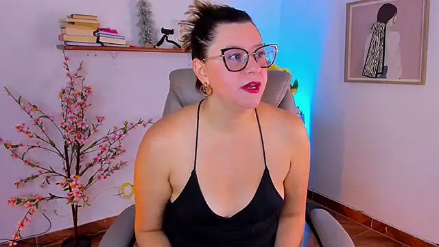 Chanelll Taylorr  online show from June 11, 2026, 10:24 am