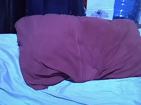 Adaline-Paris online show from December 5, 2025, 12:30 am