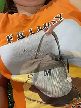 Snapshot of Milk_Mom99 chatting on October 12, 2025, 7:18 am Milk Mom99 online show from October 12, 2025, 7:18 am