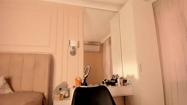 melissa yamazaki online show from November 19, 2025, 4:45 am