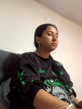 Snapshot of luna_asss chatting on October 22, 2025, 3:45 pm luna asss online show from October 22, 2025, 3:45 pm