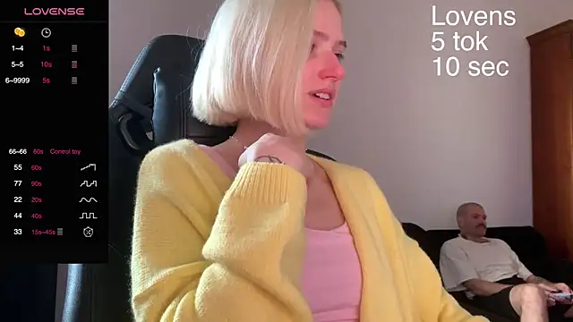 Snapshot of Sexy_Sweets chatting on September 24, 2025, 12:41 pm Sexy Sweets online show from September 24, 2025, 12:41 pm