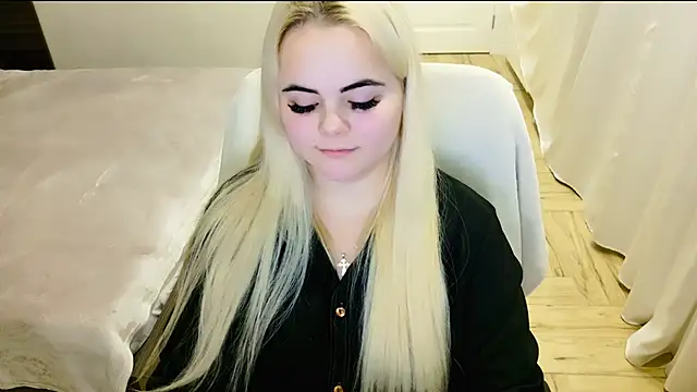 lovely-eyes online show from February 13, 2025, 11:04 pm