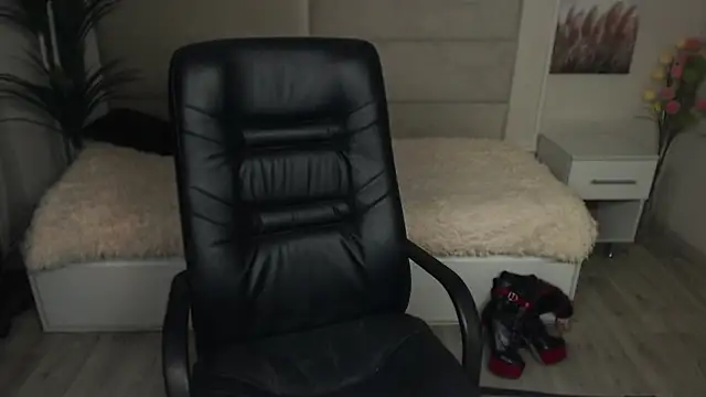 Snapshot of Dana__dom chatting on December 30, 2024, 1:26 am Dana dom online show from December 30, 2024, 1:26 am