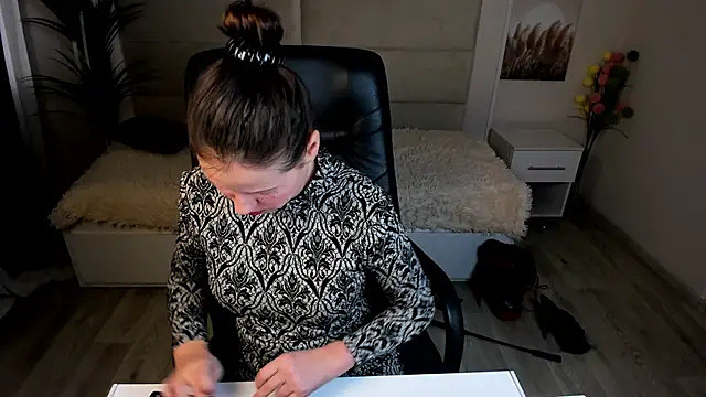 Snapshot of Dana__dom chatting on February 19, 2025, 2:01 am Dana dom online show from February 19, 2025, 2:01 am