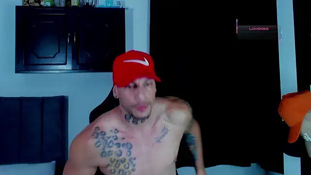 Snapshot of RickG_Oficial chatting on March 31, 2026, 1:07 am RickG Oficial online show from March 31, 2026, 1:07 am